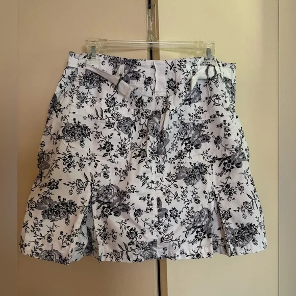 Gloria Vanderbilt Monochrome Floral Skirt - Picture 4 of 4